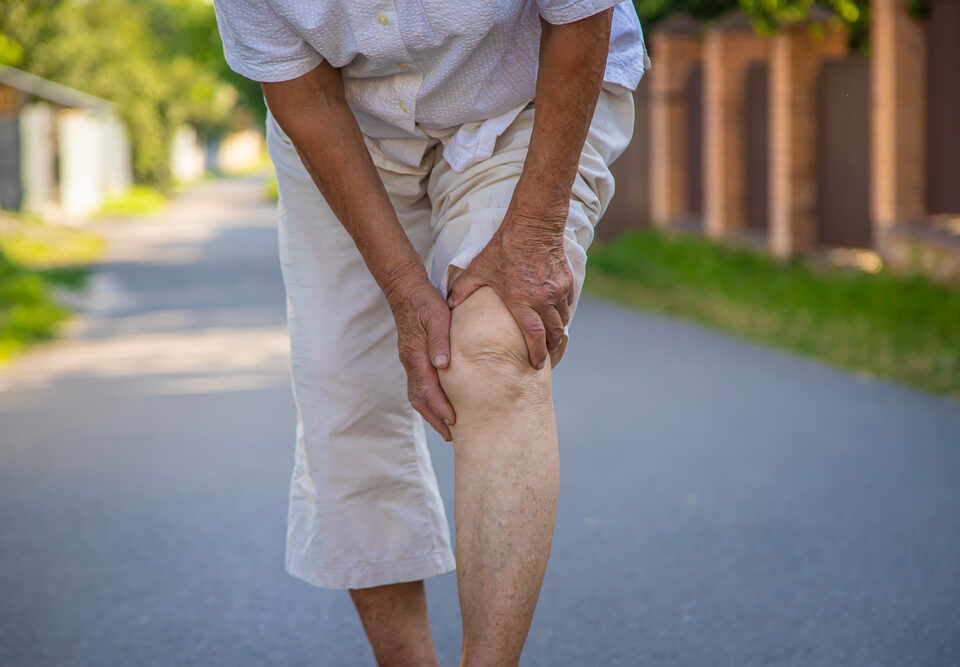man dealing with burning legs in Maryland from varicose veins